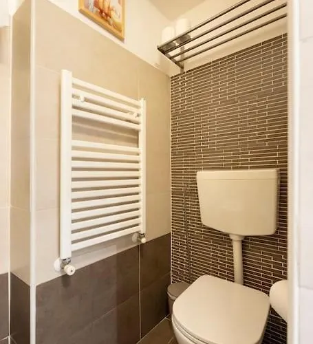 Macci-sant' Ambrogio One Bedroom Flat شقة *