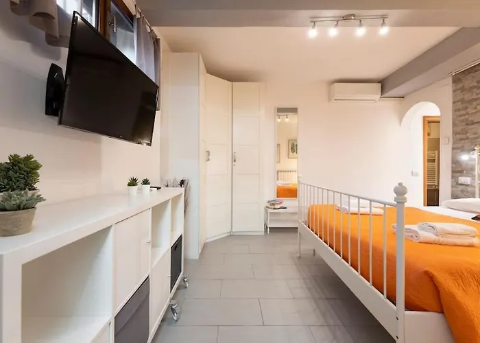 Macci-sant' Ambrogio One Bedroom Flat شقة